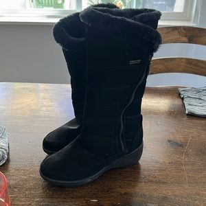Waterproof rain and snow boots.